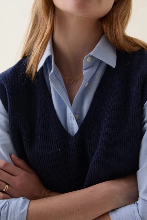 Maybury Ribbed Navy Vest - Image 2